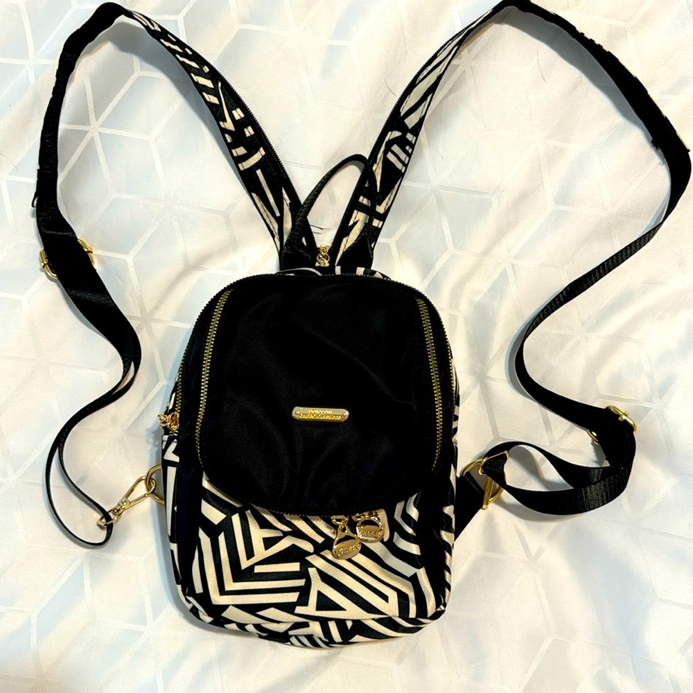 Benodetti  Backpack Purse/Bag-many pockets- sling back or divide straps backpack